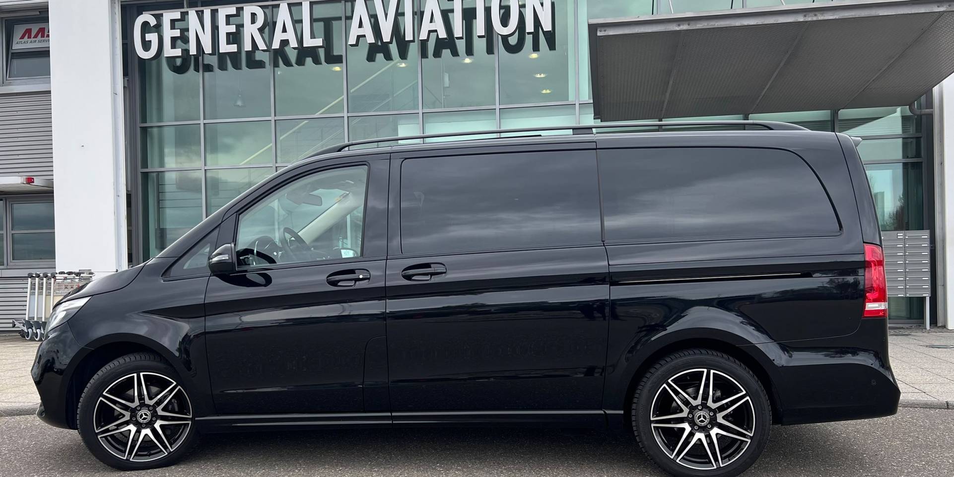 Chauffeur service with executive minibuses