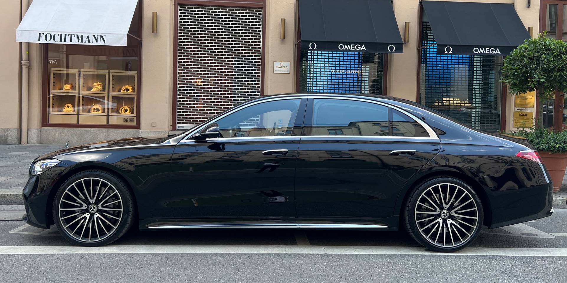 FIRST CLASS Limousine