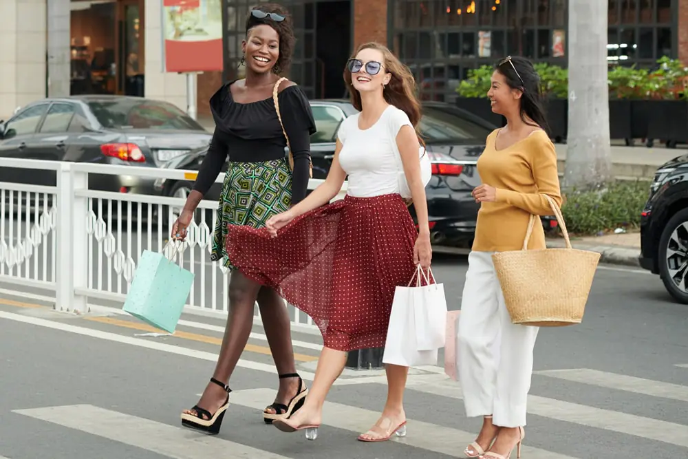 Our team will be happy to accompany you on shopping tours and sightseeing excursions.